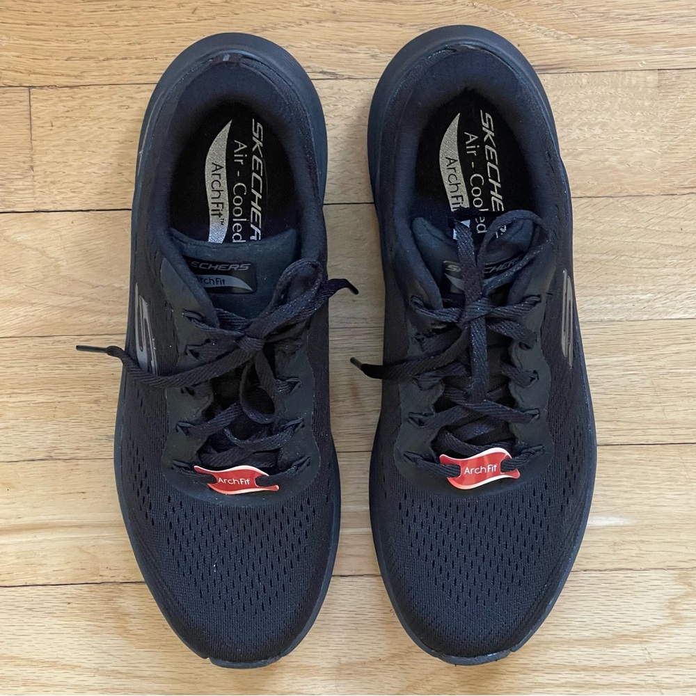 Skechers Black Arch Fit 2.0 - Big League Sneaker Size 8 - NWT